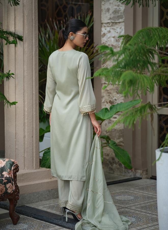 دي دبليو طقم كورتا مستقيمة مطرزة بالأزهار مع بنطال بالازو ودوباتا للنساء - Image 3